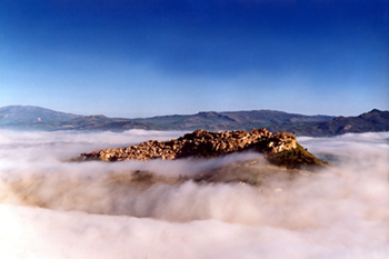 Calascibetta, l'isola nel mare di nebbia