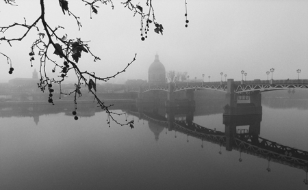 tolosa pont neuf nella nebbia