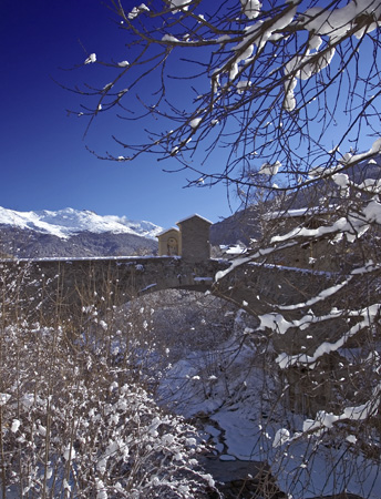 Bridge of the paradise