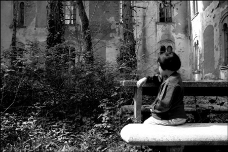 La bambina e il graffito di NOF4